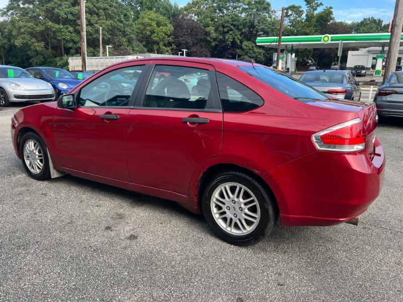 Ford Focus SE Sedan 2010