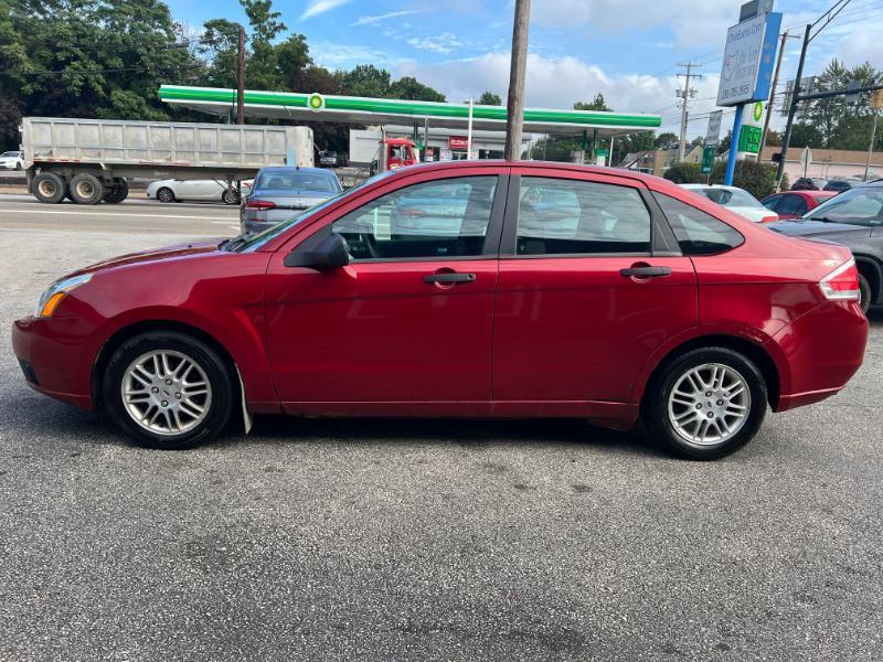 Ford Focus SE Sedan 2010
