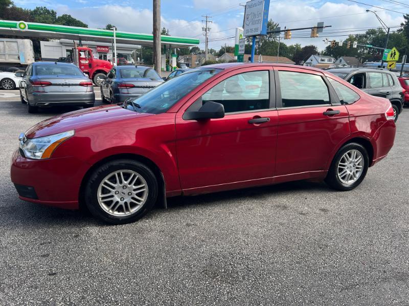 Ford Focus SE Sedan 2010