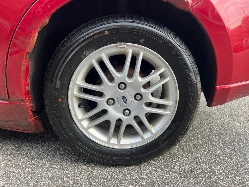 Ford Focus SE Sedan 2010