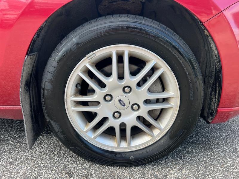 Ford Focus SE Sedan 2010