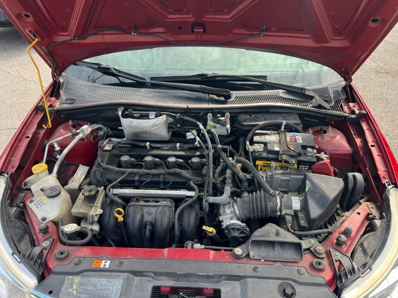 Ford Focus SE Sedan 2010