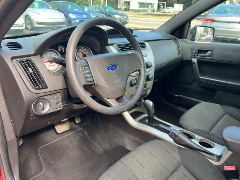 Ford Focus SE Sedan 2010