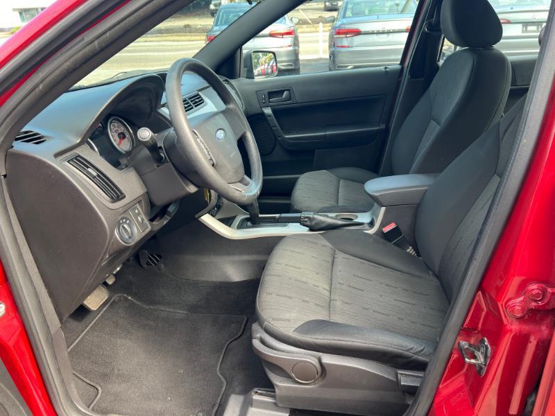 Ford Focus SE Sedan 2010