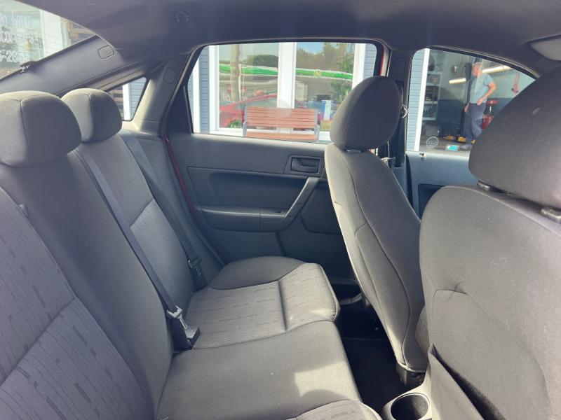 Ford Focus SE Sedan 2010