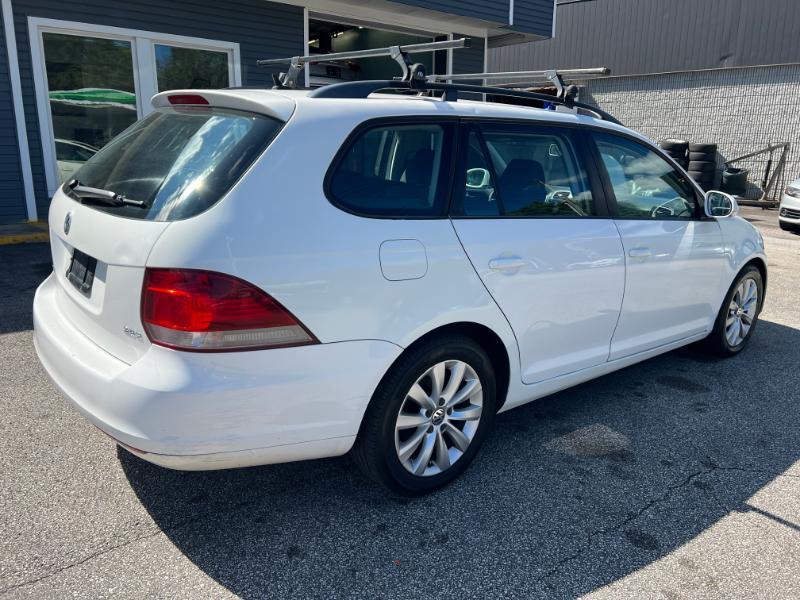 Volkswagen Jetta SportWagen S 2010