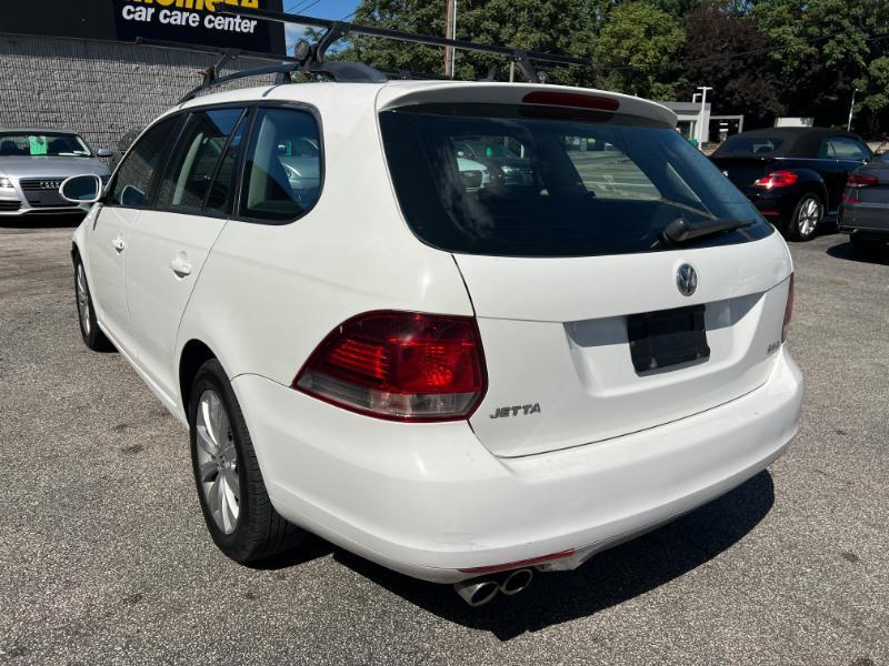 Volkswagen Jetta SportWagen S 2010