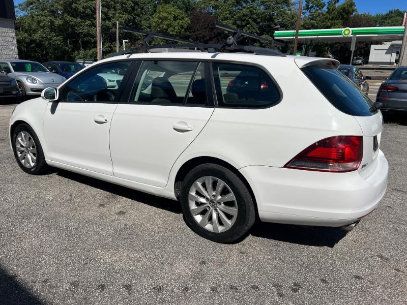 Volkswagen Jetta SportWagen S 2010