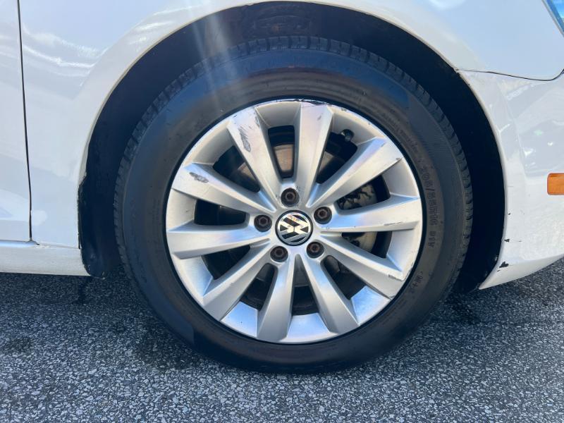 Volkswagen Jetta SportWagen S 2010