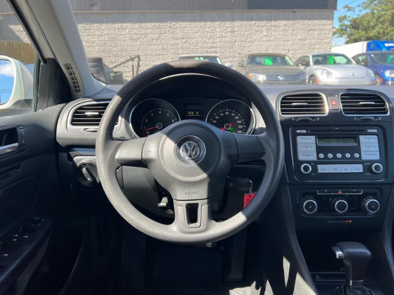 Volkswagen Jetta SportWagen S 2010
