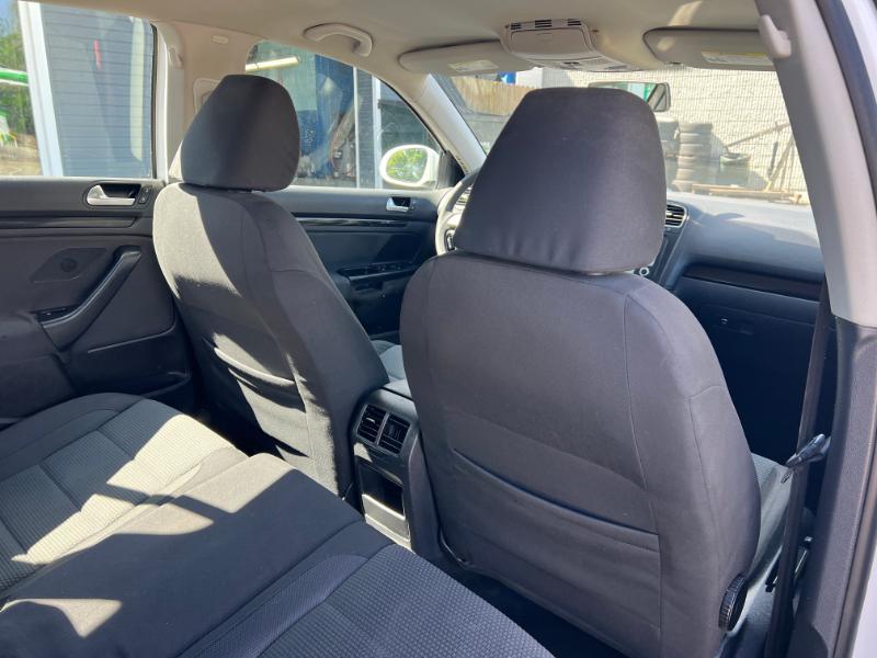 Volkswagen Jetta SportWagen S 2010