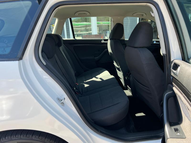 Volkswagen Jetta SportWagen S 2010