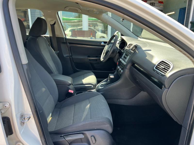 Volkswagen Jetta SportWagen S 2010