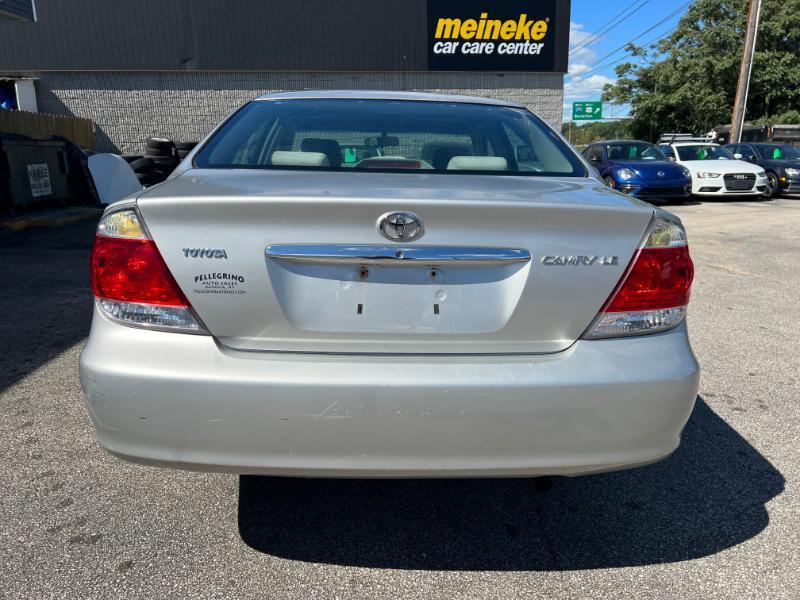 Toyota Camry LE 2005
