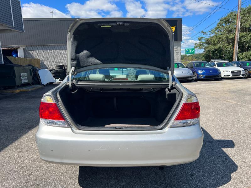 Toyota Camry LE 2005