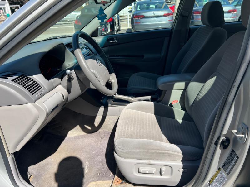 Toyota Camry LE 2005