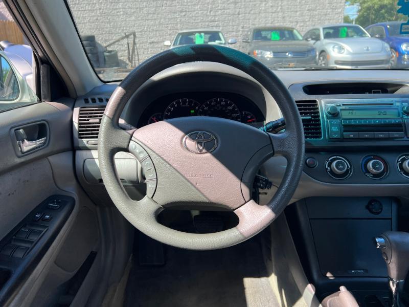 Toyota Camry LE 2005