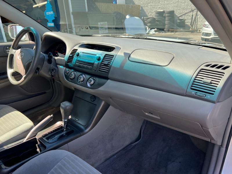 Toyota Camry LE 2005