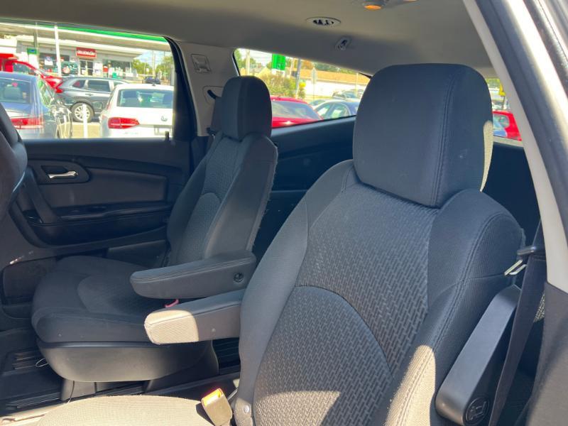 Chevrolet Traverse LT FWD 2011