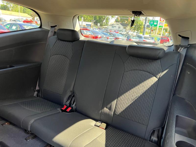 Chevrolet Traverse LT FWD 2011