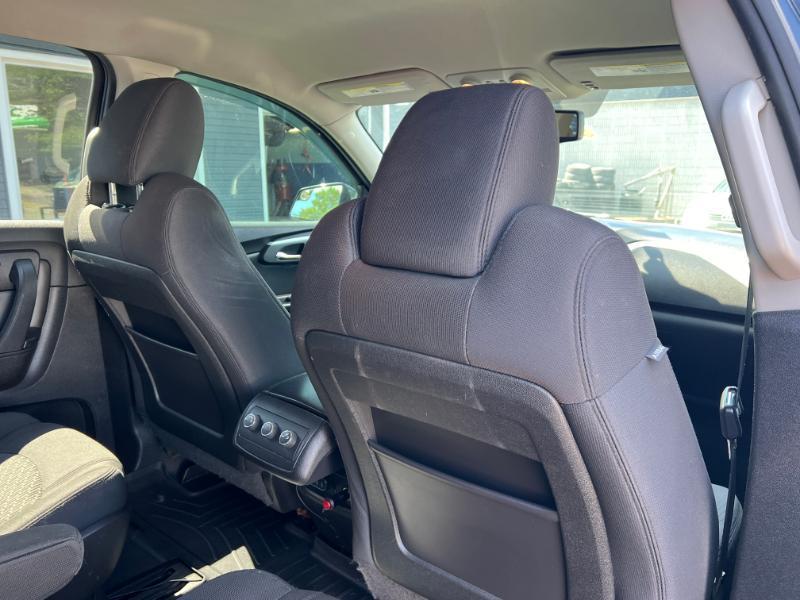 Chevrolet Traverse LT FWD 2011