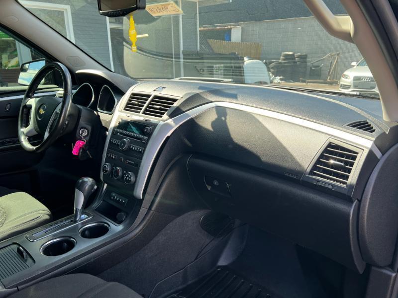 Chevrolet Traverse LT FWD 2011