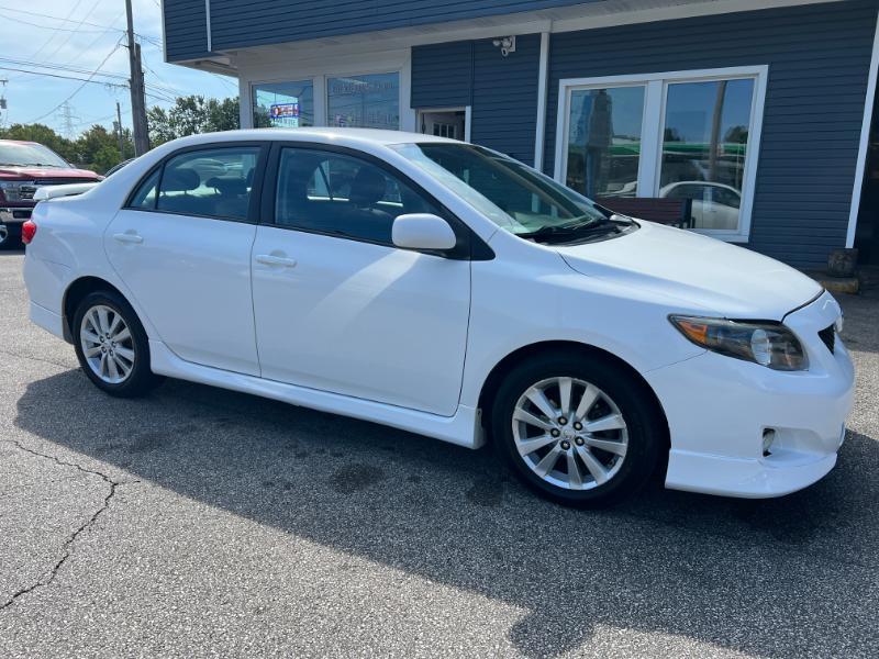 Toyota Corolla Base 5-Speed MT 2010