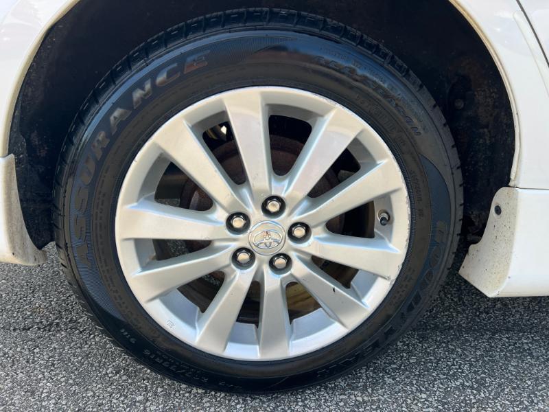 Toyota Corolla Base 5-Speed MT 2010
