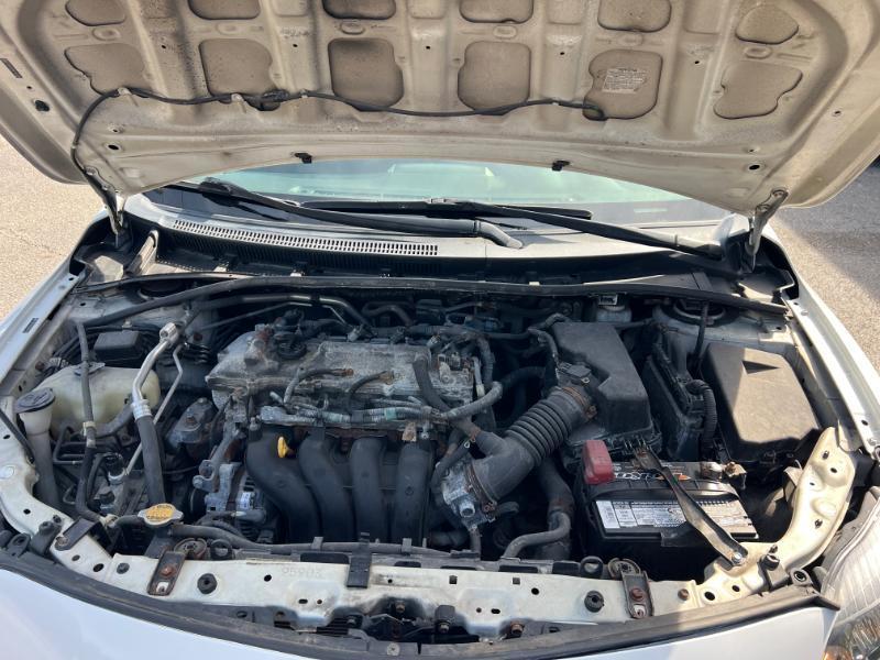 Toyota Corolla Base 5-Speed MT 2010