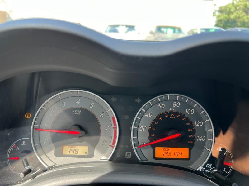 Toyota Corolla Base 5-Speed MT 2010