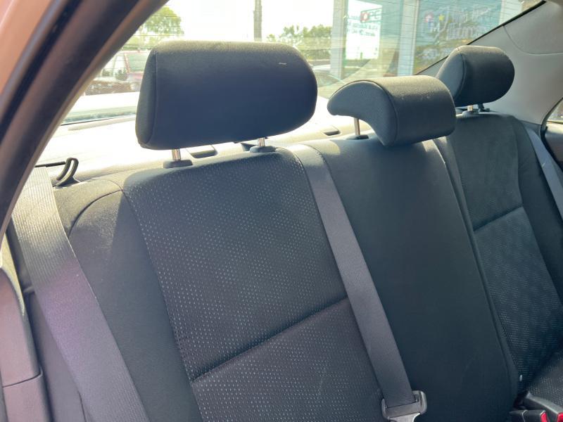 Toyota Corolla Base 5-Speed MT 2010