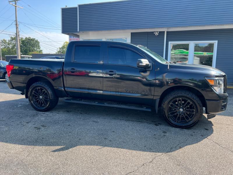 Nissan Titan PRO-4X Crew Cab 4WD 2018