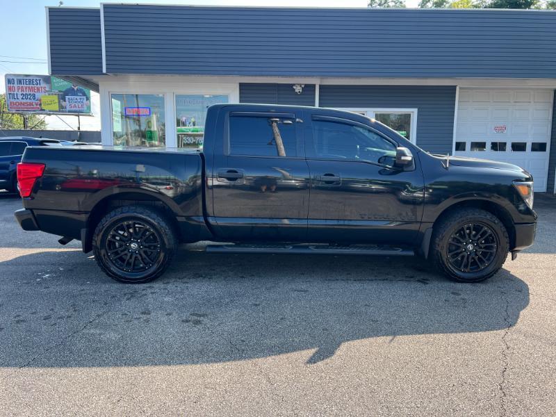 Nissan Titan PRO-4X Crew Cab 4WD 2018