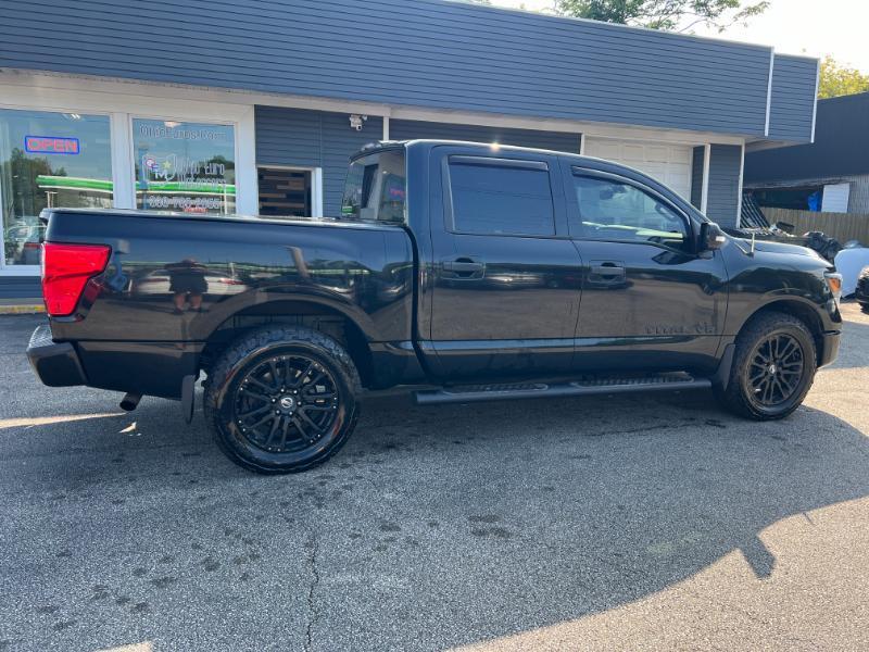 Nissan Titan PRO-4X Crew Cab 4WD 2018
