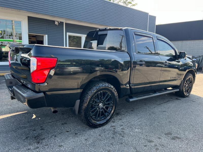Nissan Titan PRO-4X Crew Cab 4WD 2018