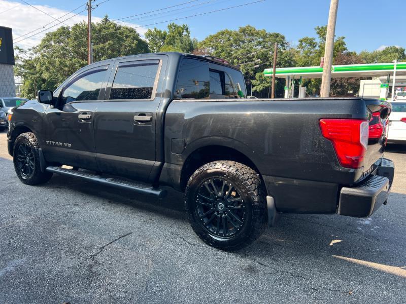 Nissan Titan PRO-4X Crew Cab 4WD 2018