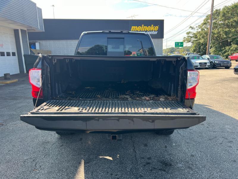 Nissan Titan PRO-4X Crew Cab 4WD 2018