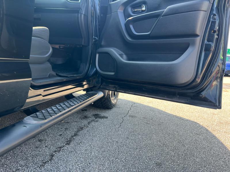 Nissan Titan PRO-4X Crew Cab 4WD 2018