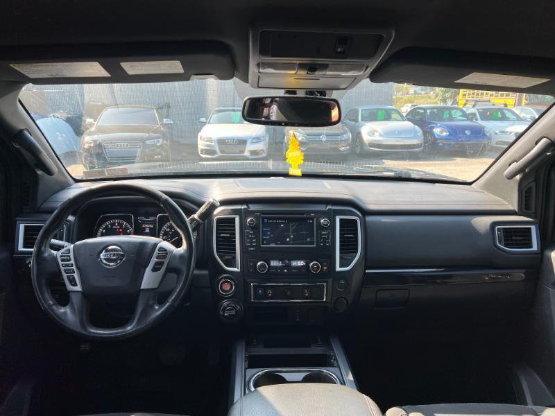 Nissan Titan PRO-4X Crew Cab 4WD 2018