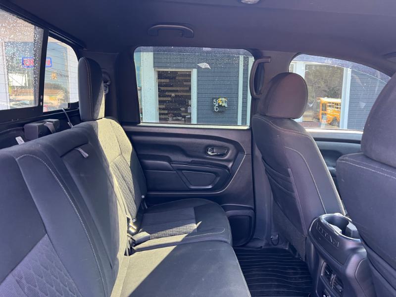 Nissan Titan PRO-4X Crew Cab 4WD 2018
