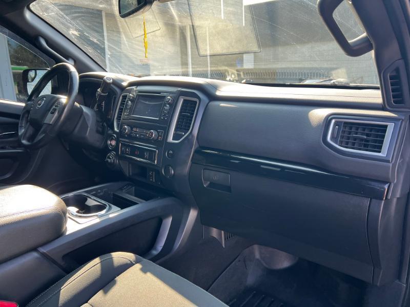 Nissan Titan PRO-4X Crew Cab 4WD 2018