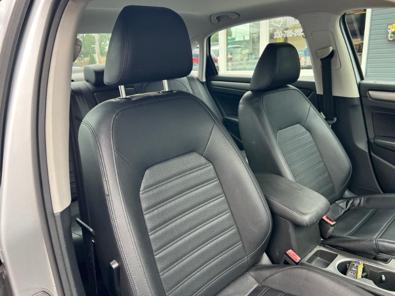 Volkswagen Passat SE PZEV 6A 2015