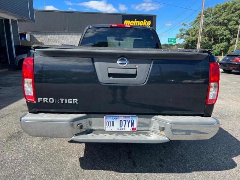 Nissan Frontier SV King Cab I4 5MT 2WD 2015