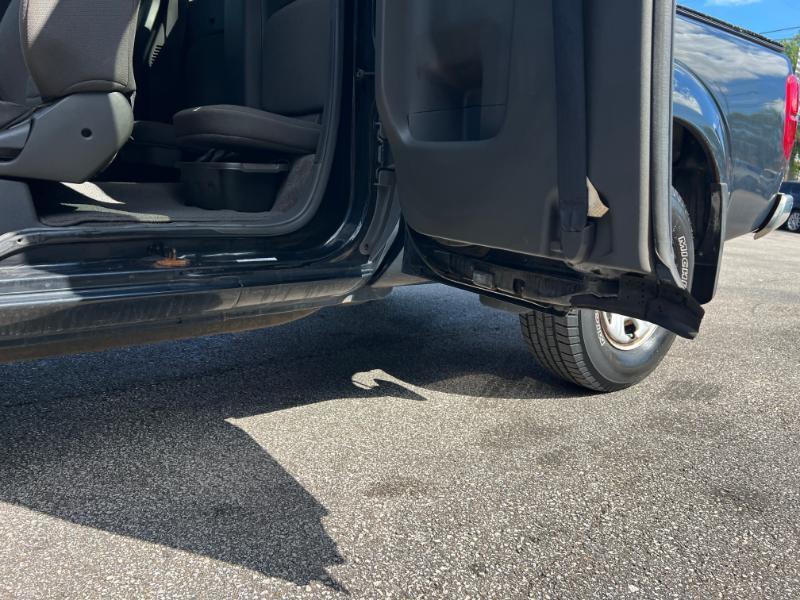 Nissan Frontier SV King Cab I4 5MT 2WD 2015
