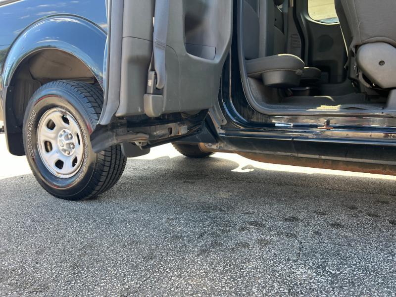Nissan Frontier SV King Cab I4 5MT 2WD 2015