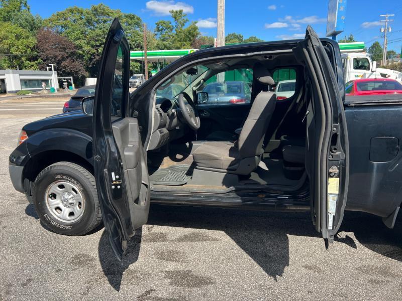 Nissan Frontier SV King Cab I4 5MT 2WD 2015