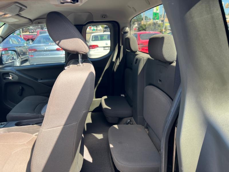 Nissan Frontier SV King Cab I4 5MT 2WD 2015