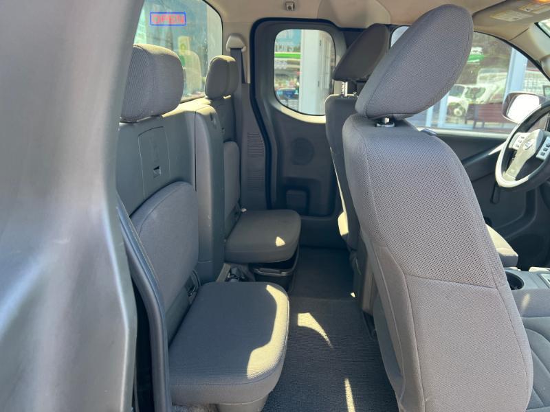 Nissan Frontier SV King Cab I4 5MT 2WD 2015