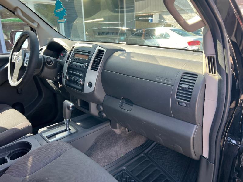 Nissan Frontier SV King Cab I4 5MT 2WD 2015