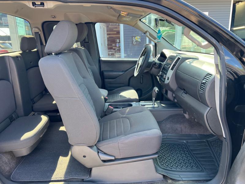 Nissan Frontier SV King Cab I4 5MT 2WD 2015